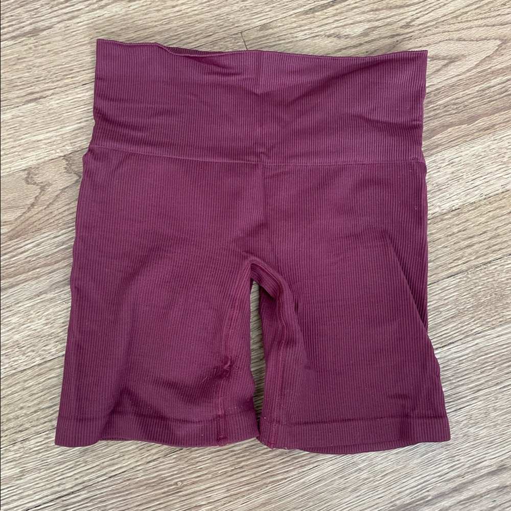 TnaBODY™ Atmosphere Ribbed Hi-Rise 7" Short
